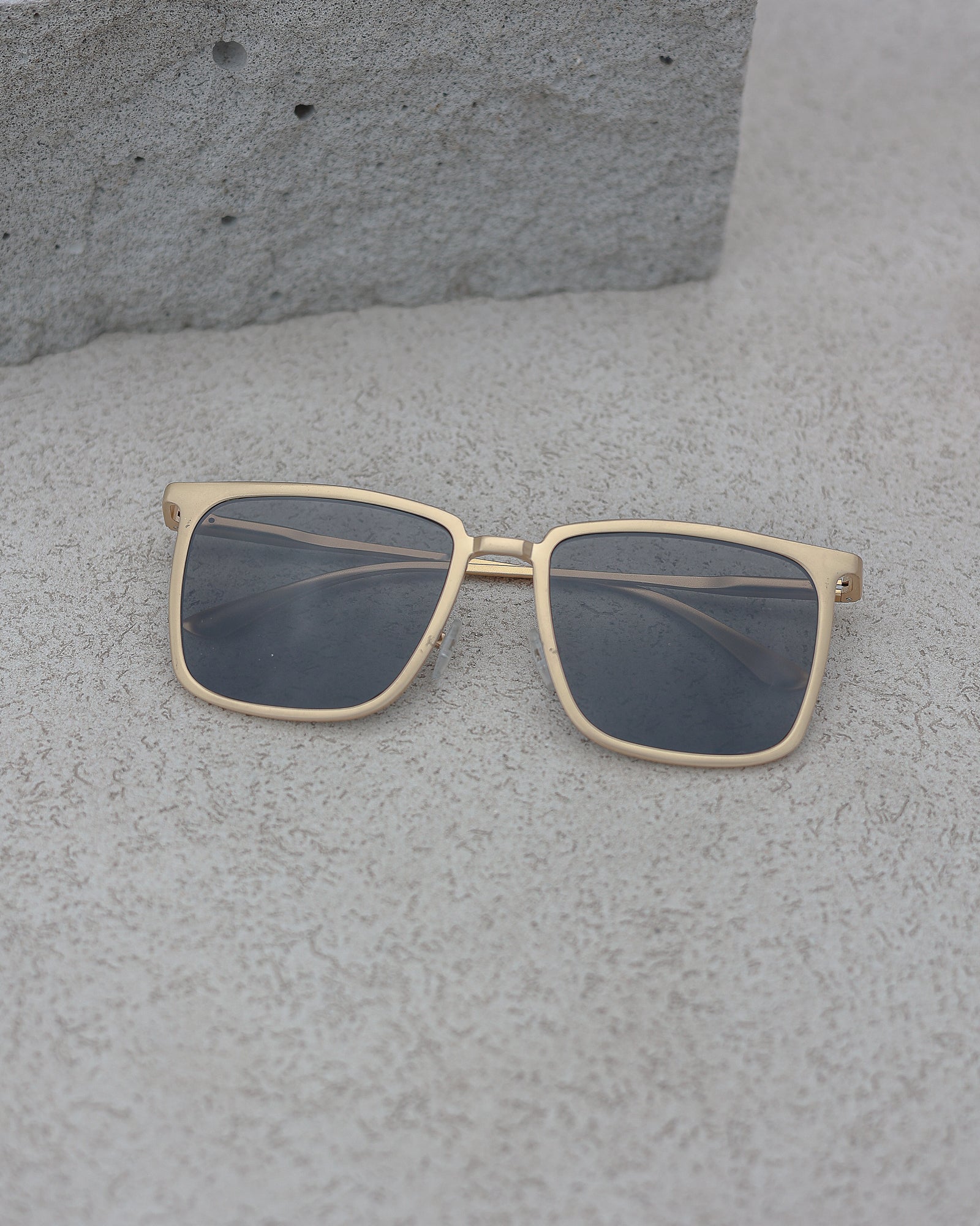 Gold Noir 1.0