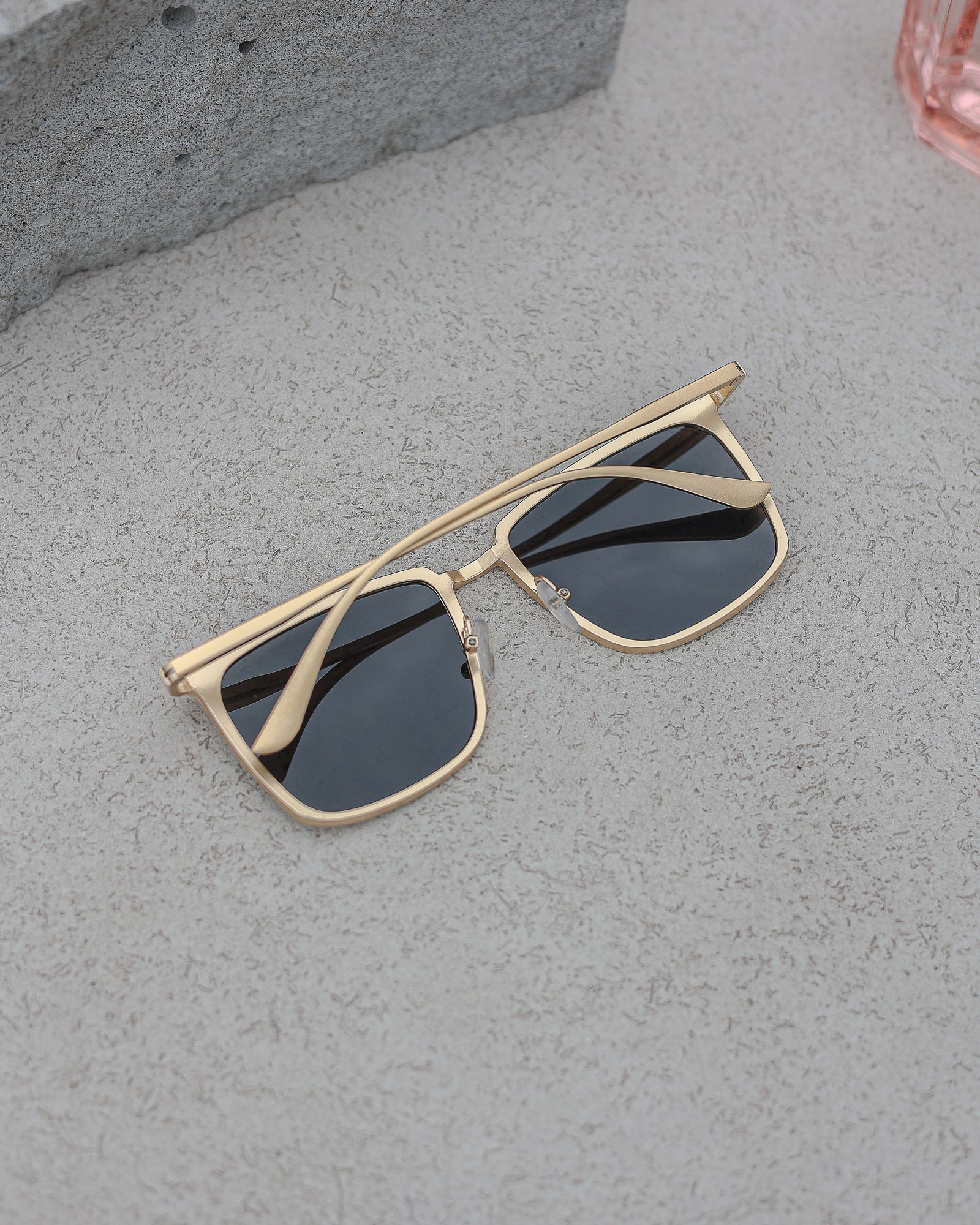 Gold Noir 1.0