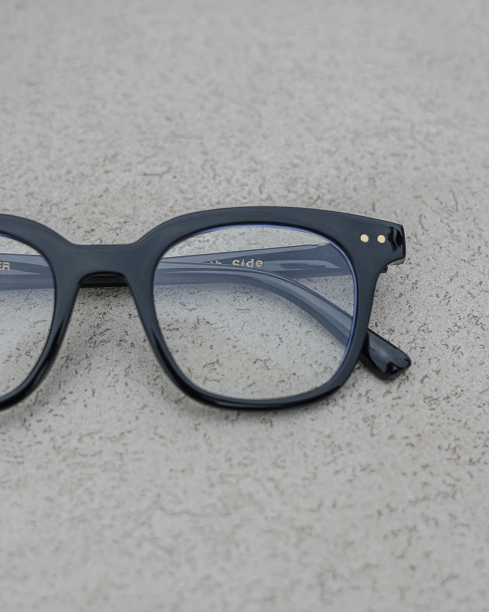 Obsidian Mist – Slate Black 1.0