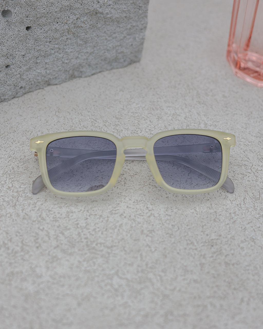 Ivory Dawn – Frosted Olive 1.0