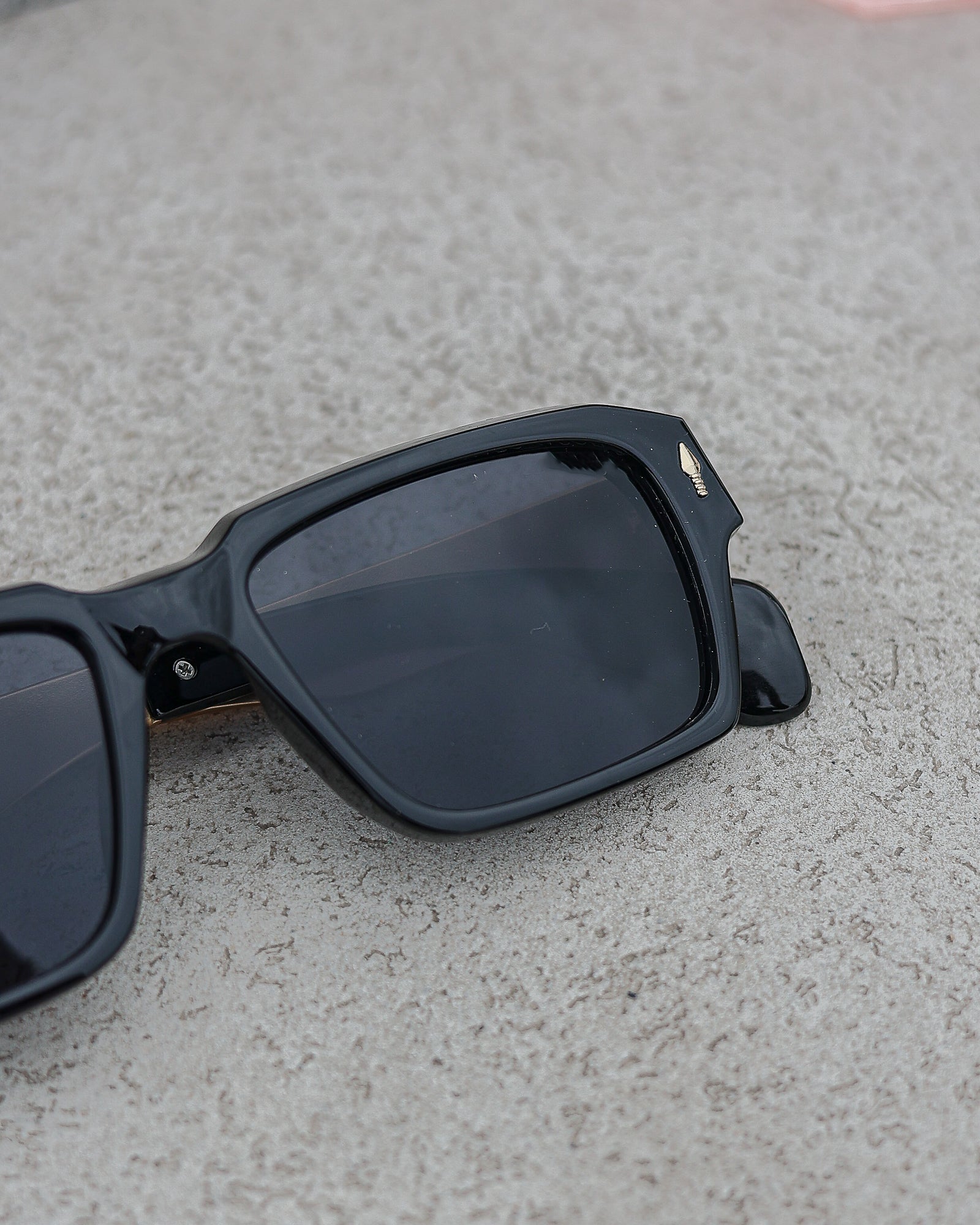 Onyx Monarch – Jet Black 1.0