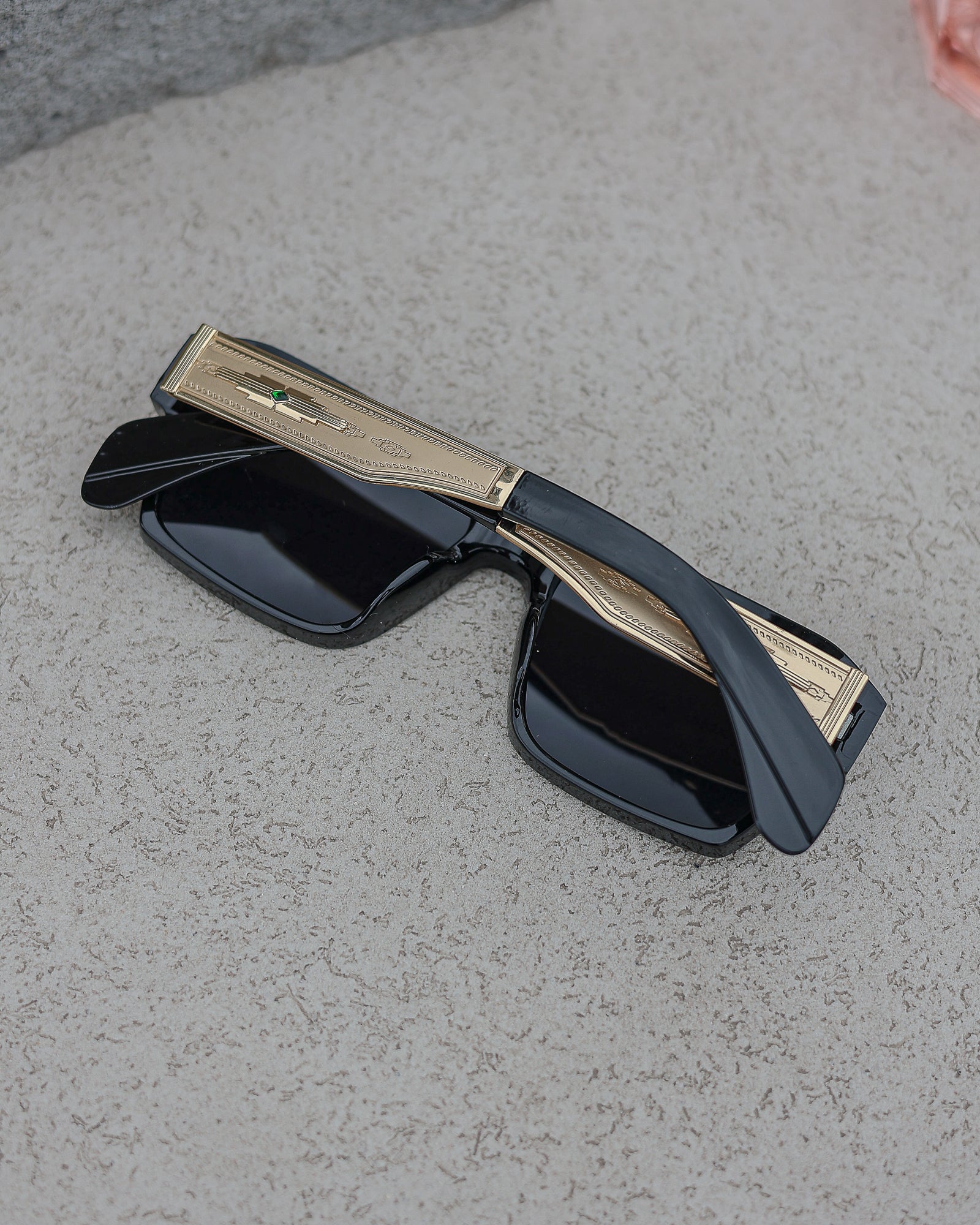 Onyx Monarch – Jet Black 1.0