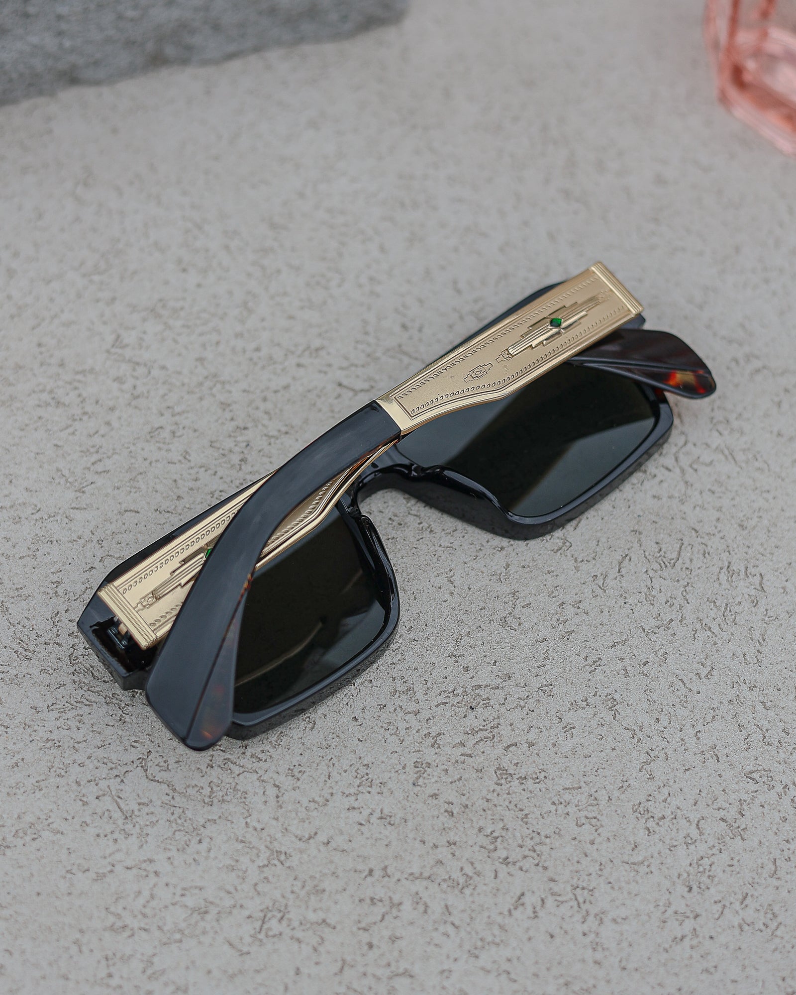 Onyx Monarch – Jet Black 1.1
