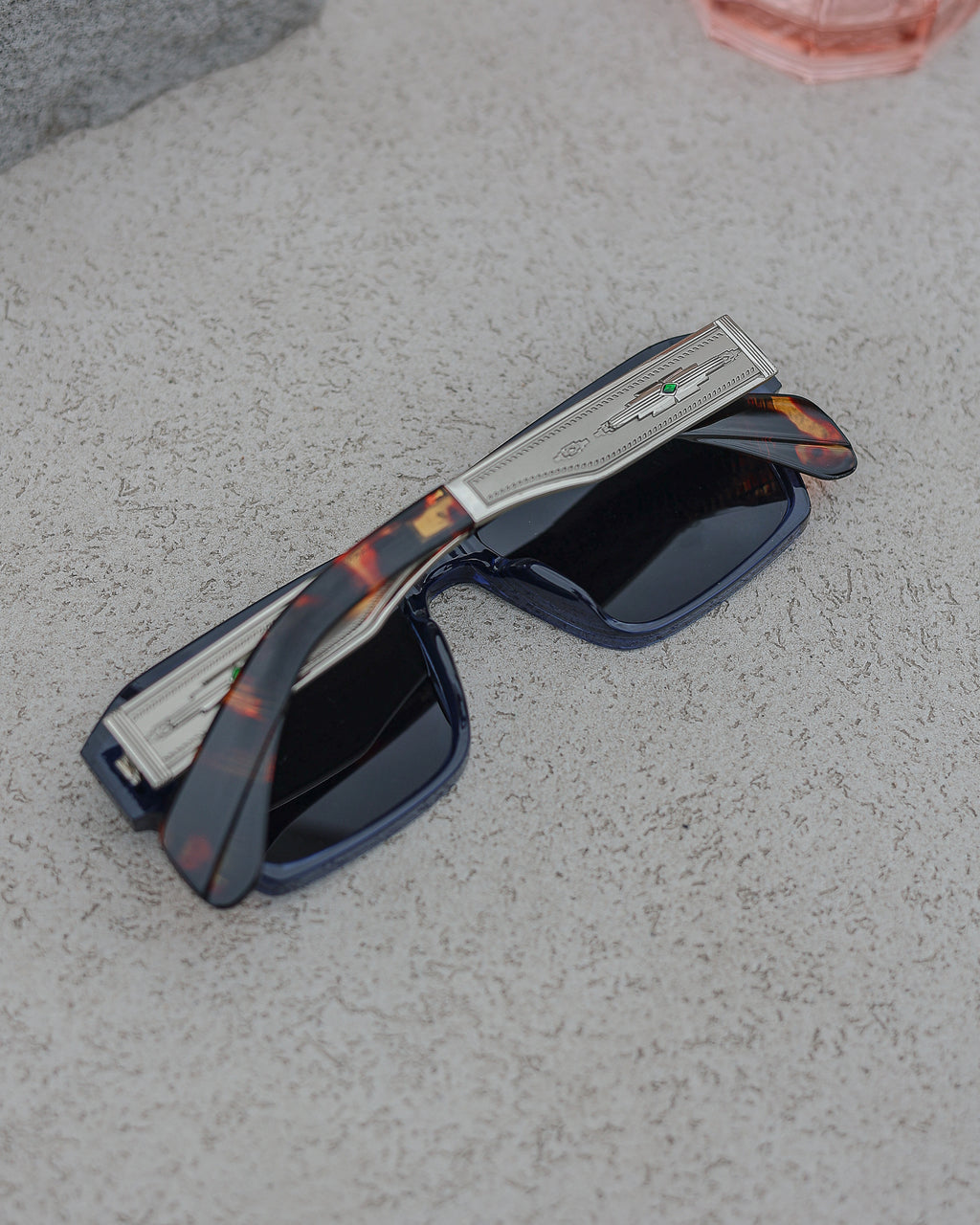 Onyx Monarch – Jet Black 1.2