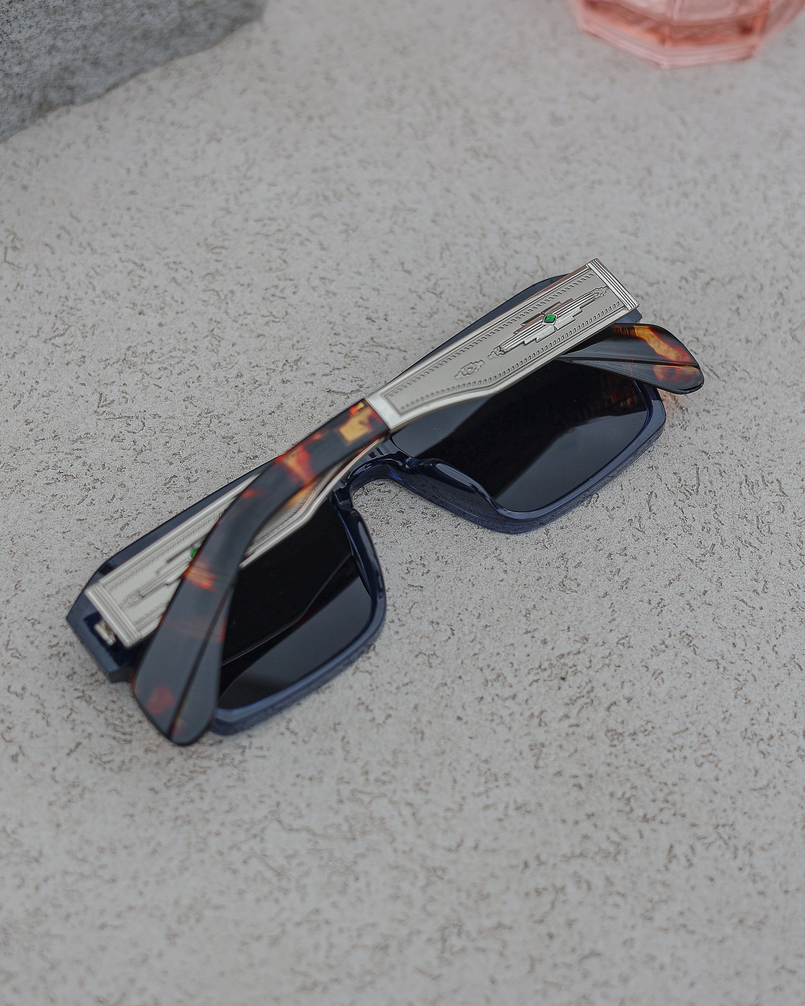 Onyx Monarch – Jet Black 1.2