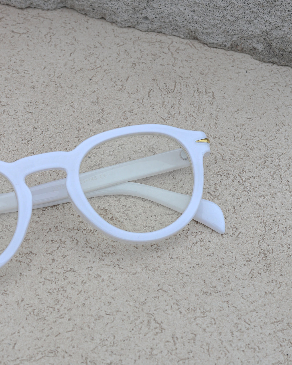 Lunar Frost – Pure White 1.0