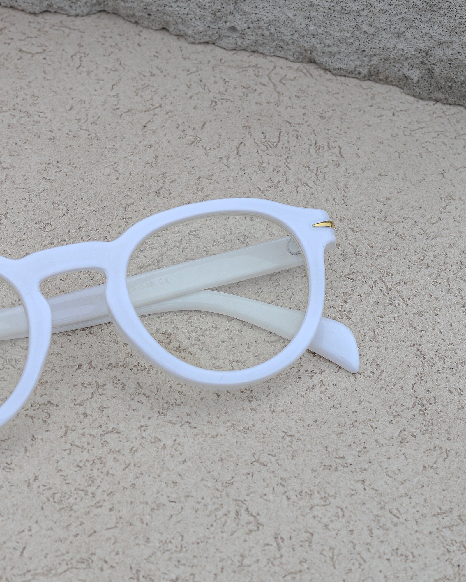 Lunar Frost – Pure White 1.0